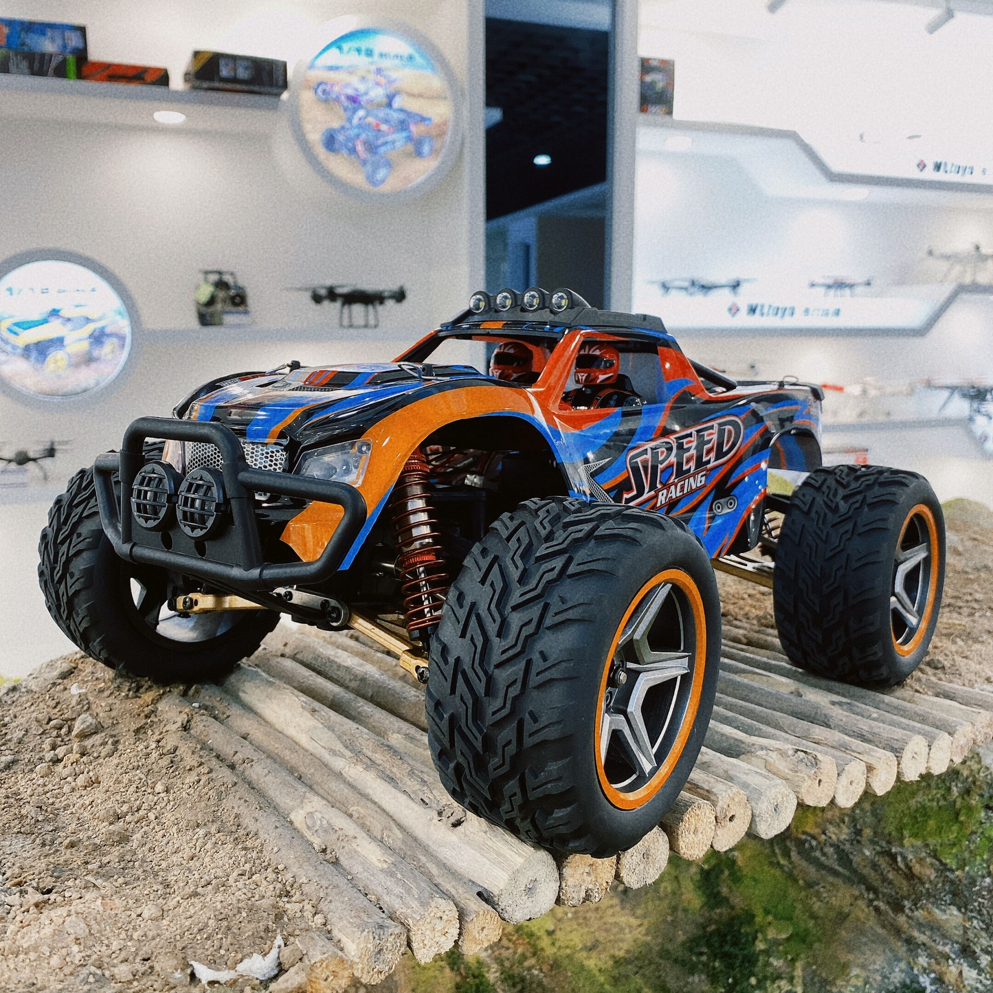 WLtoys 104009 1/10 Scale Desert Truck